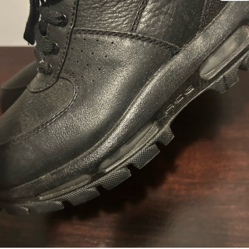 Women’s/Boy’s Black Leather Boots